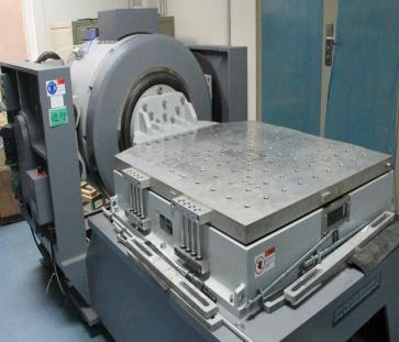 力学震动系统，1台